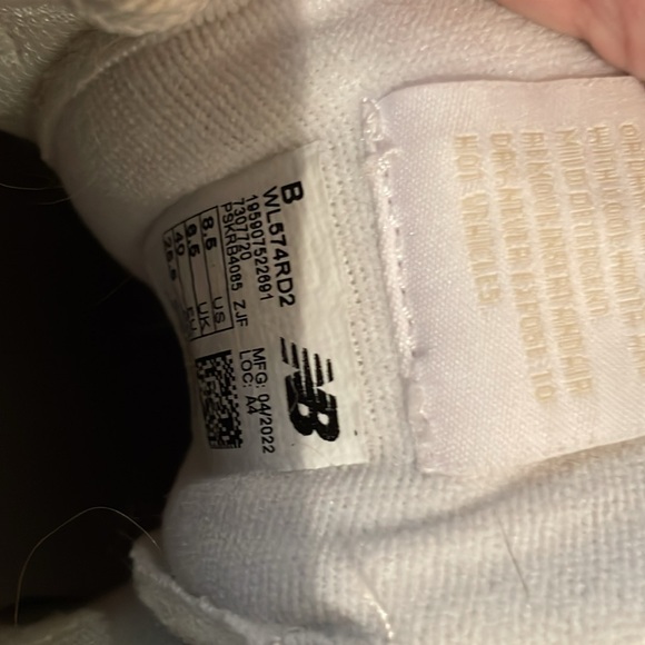 New Balance 574  Women's Beige and Orange Sneakers. - Picture 6 of 6